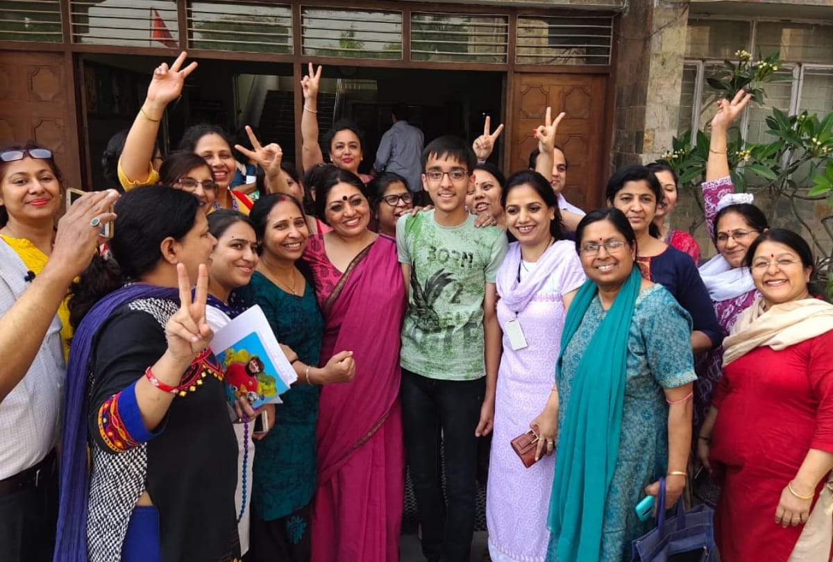 cbse class 10 result 2019 who is ish madan all india first topper know all about him