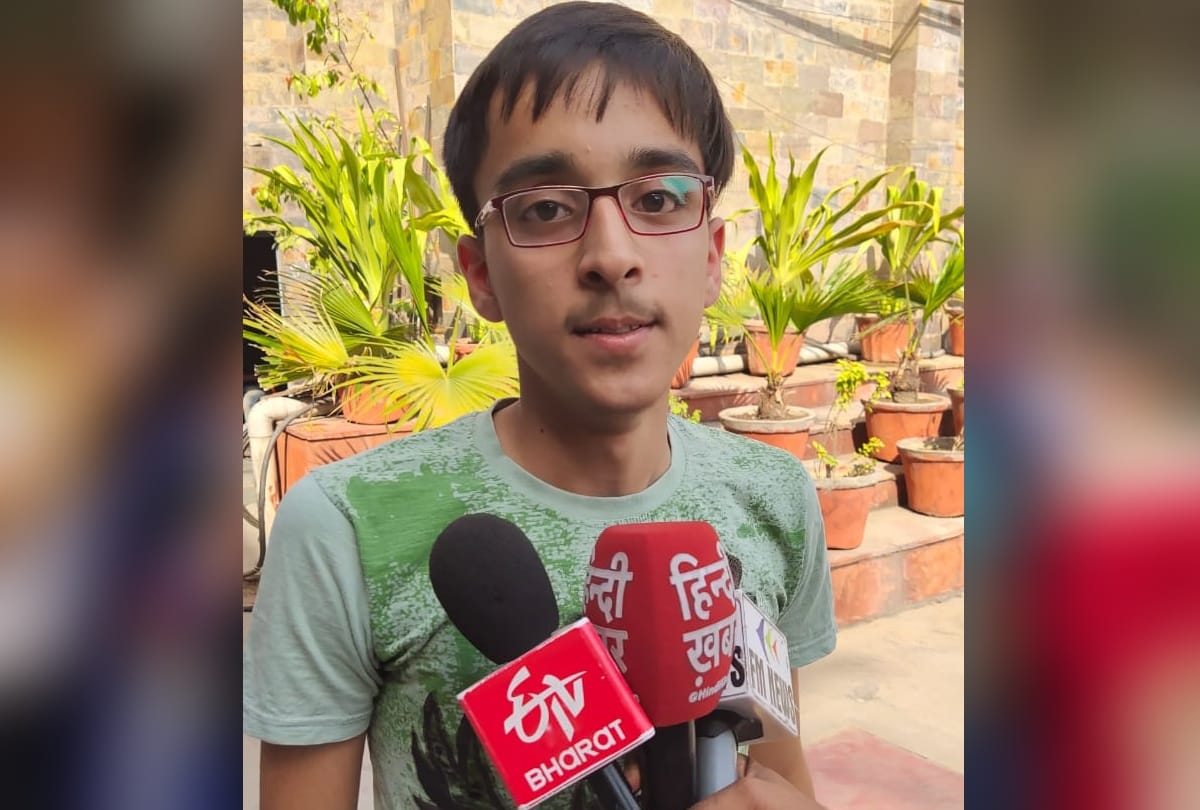 cbse class 10 result 2019 who is ish madan all india first topper know all about him