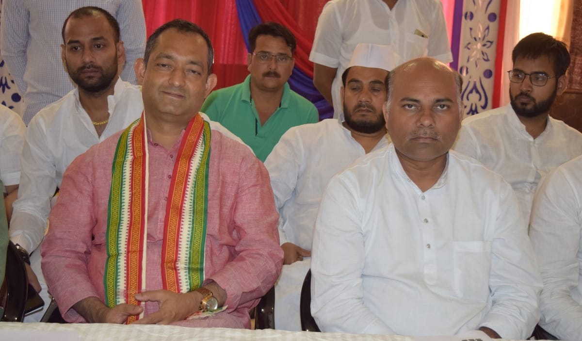 Lok sabha election : Promoters come for advertise candidate from Switzerland Indonesia