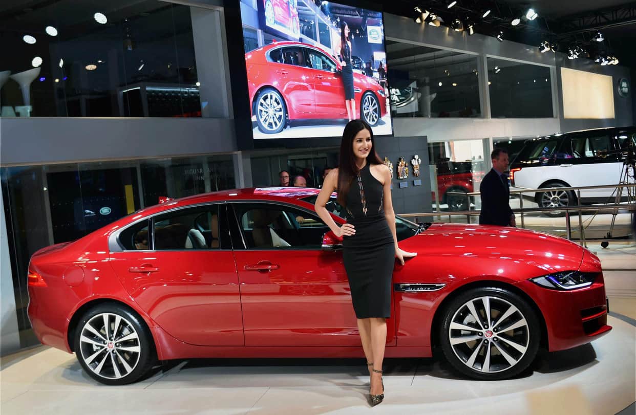 Bollywood Cars Collection: Actress Katrina kaif share the pics of Range Rover Vogue LWB SUV
