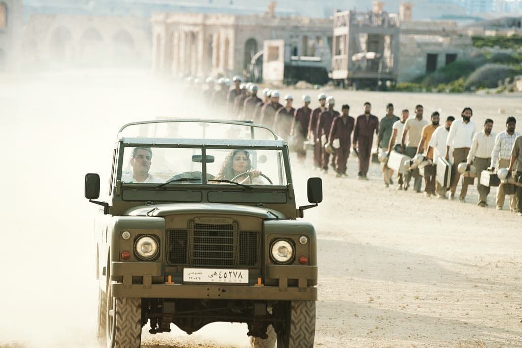 Bollywood Cars Collection: Actress Katrina kaif share the pics of Range Rover Vogue LWB SUV