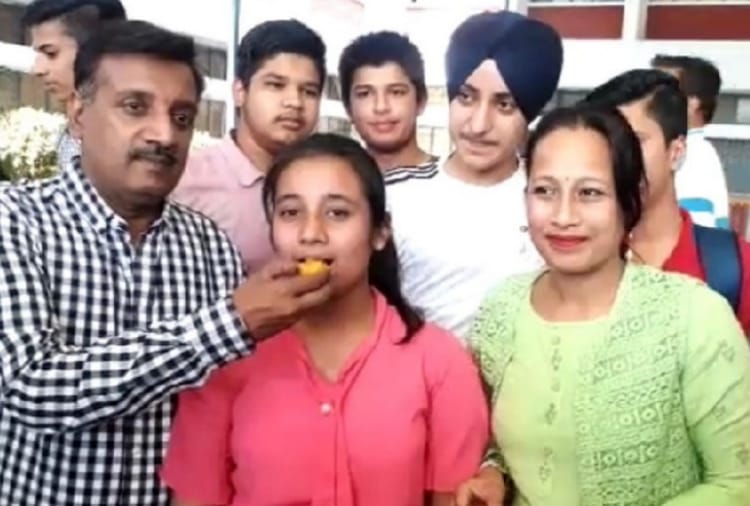 CBSE 10th exam result, Bhatinda's topper manya open secret of success