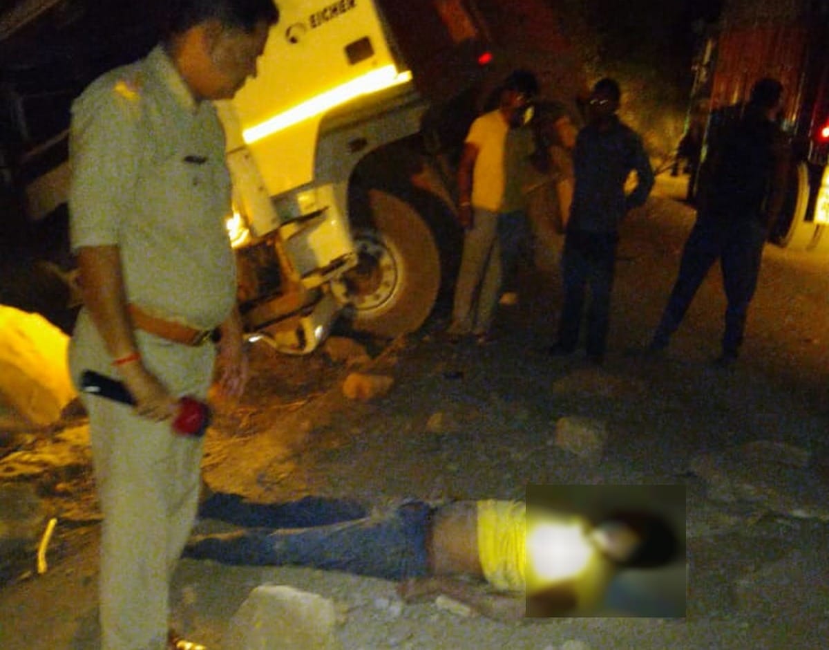 Truck driver died in road accident in mirzapur