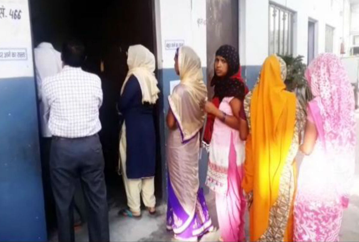 lok sabha elections 2019 re polling in agra cantt constituency booth