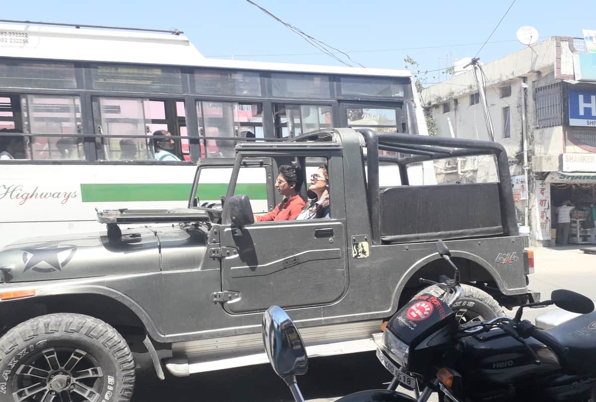 zarine khan and Anshuman Jha film shooting in gaggal kangra