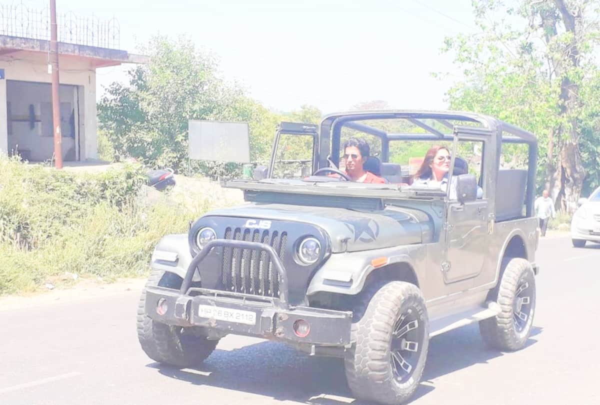 zarine khan and Anshuman Jha film shooting in gaggal kangra