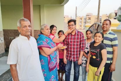 सक्षम सिंह अपने परिवार के साथ