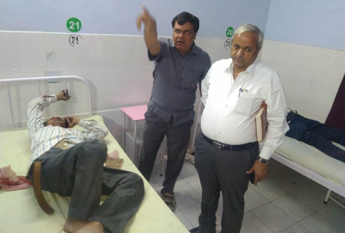 truck carrying election workers met an accident in amethi