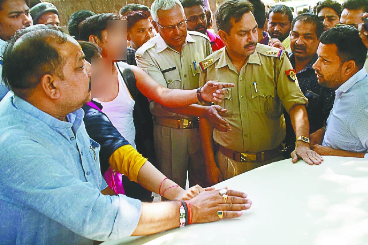 BJP leader started to tell himself BSP leader after beaten the couple in Meerut