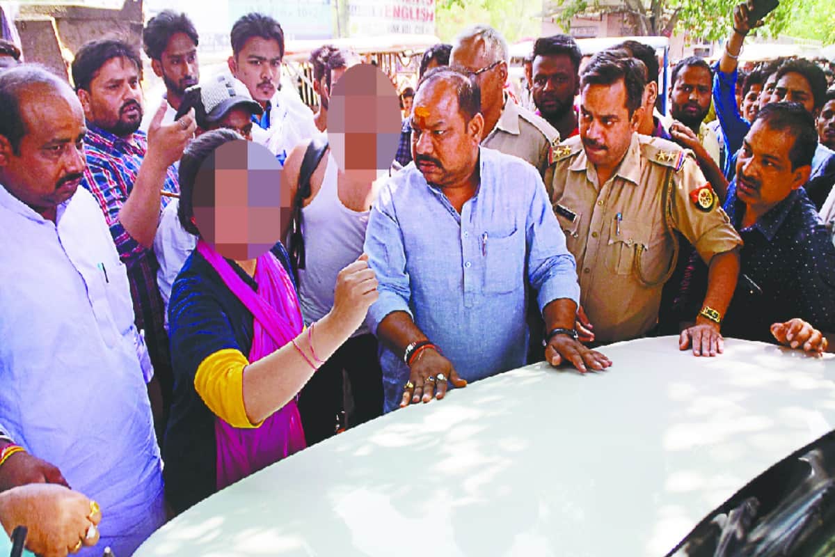 BJP leader started to tell himself BSP leader after beaten the couple in Meerut