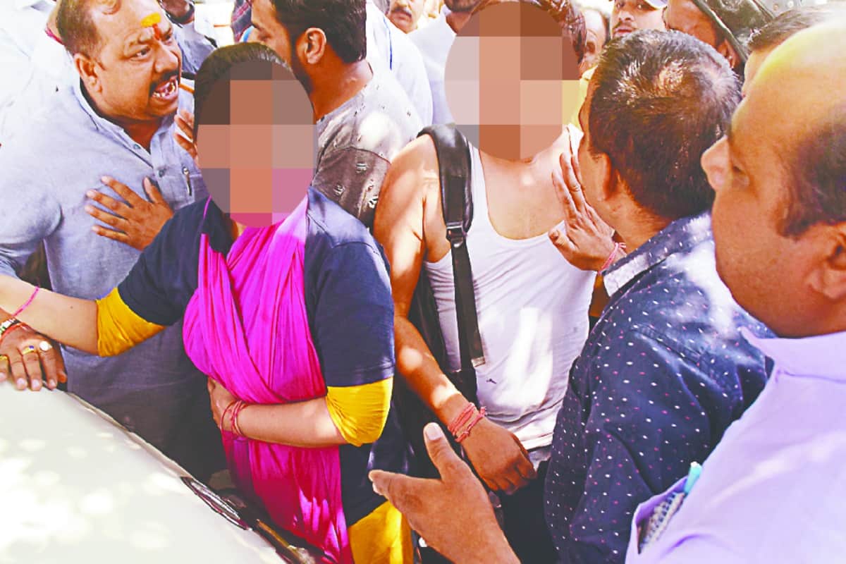 Bjp leader beaten a husband wife in Meerut, Police filed a case in pressure