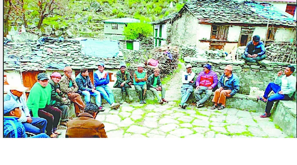 Dahman Valley people are not able to get off the road