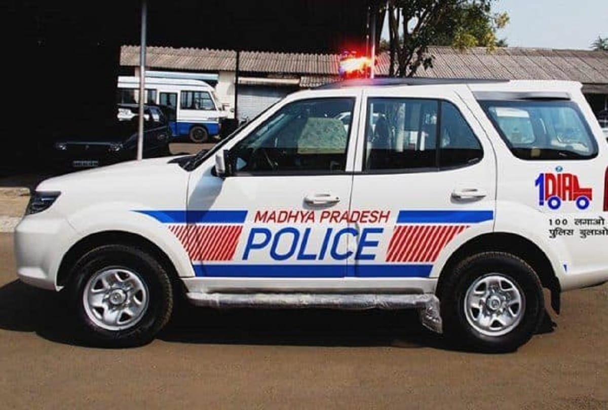 Former Minister-Congress Leader fight in Madhya Pradesh, Strike at Police Station