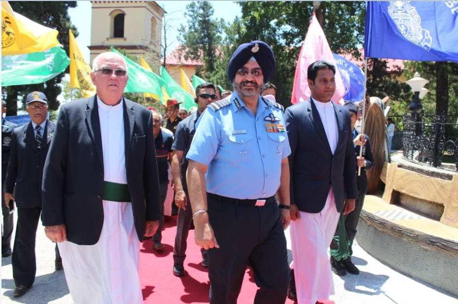 Air chief marshal bs dhanoa reached in his school after 50 years in mussoorie 