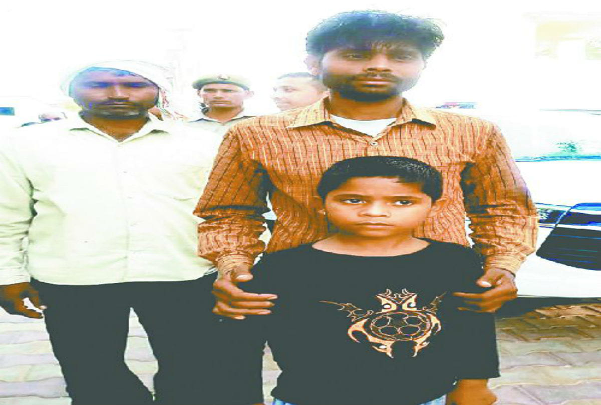 police rescue kidnapped father son in chambal beehad agra