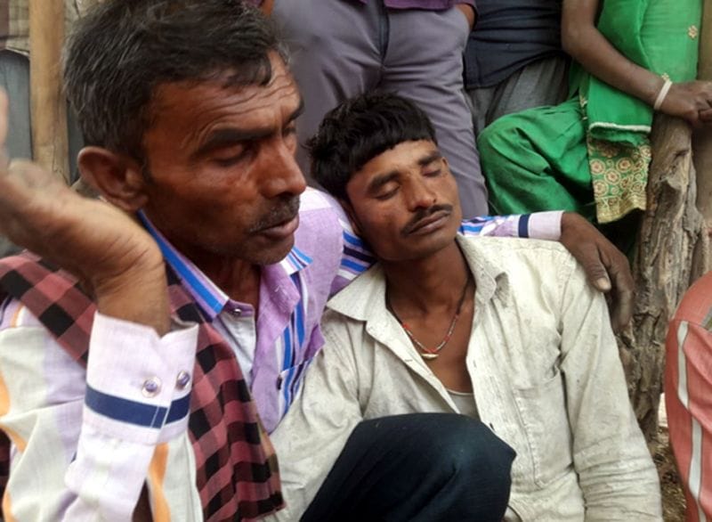 बेटे की बर्बादी की खबर पाकर सदमे से पिता की मौत