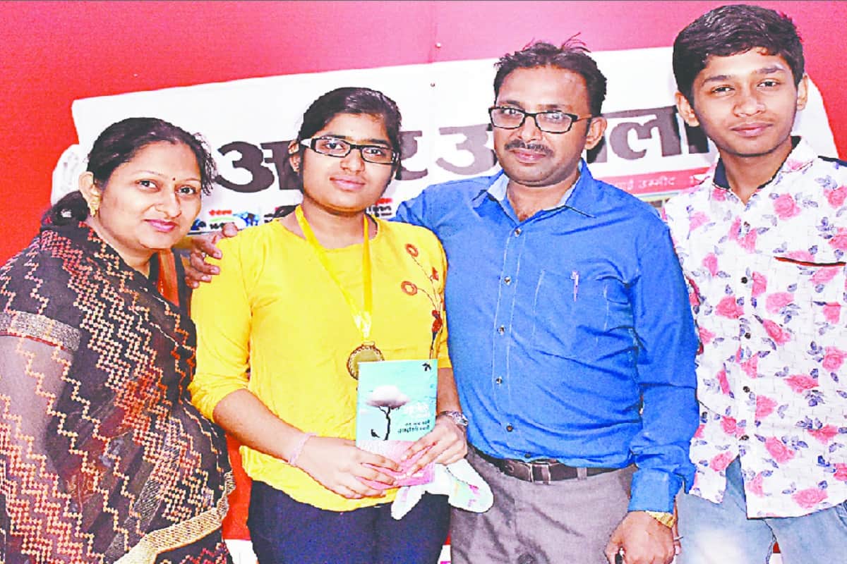 Amar Ujala honored toppers of ICSE Board at Meerut