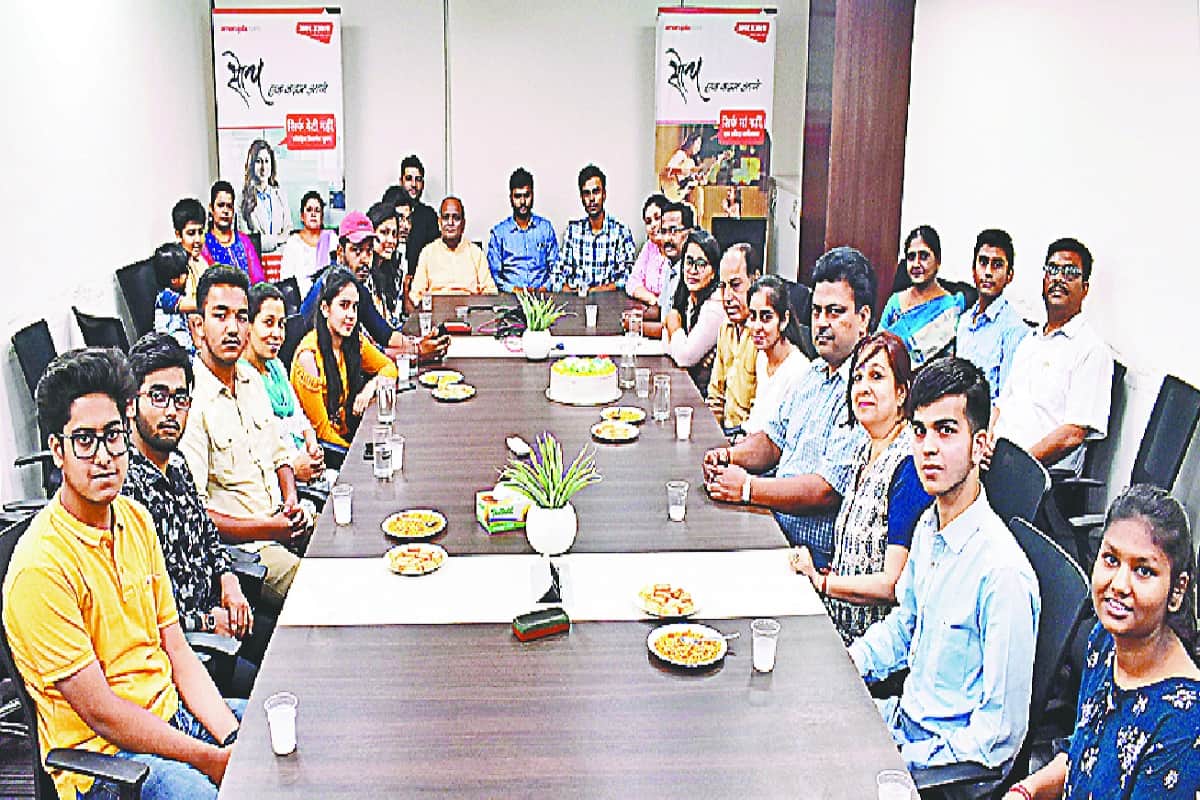 Amar Ujala honored toppers of ICSE Board at Meerut