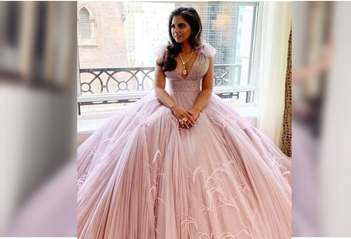 isha Ambani looks like a princess as she makes her debut at the MET Gala 2019