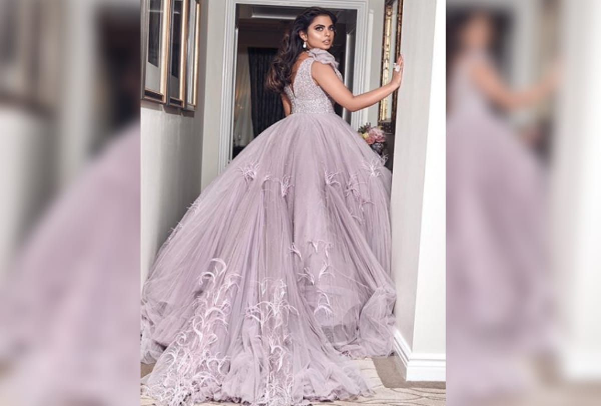 isha ambani and anand piramal pre wedding celebration unseen picture