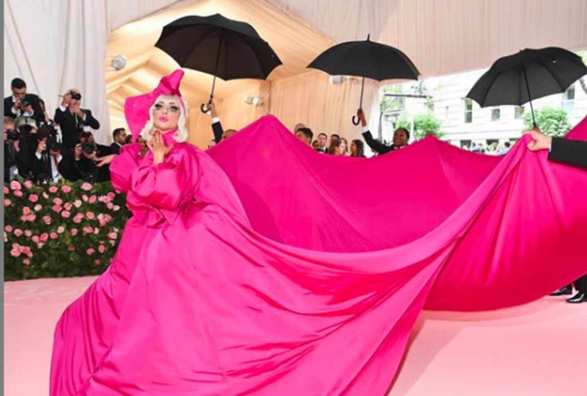 Twitter Is Having A Met Gala Time Making Memes On Celebs