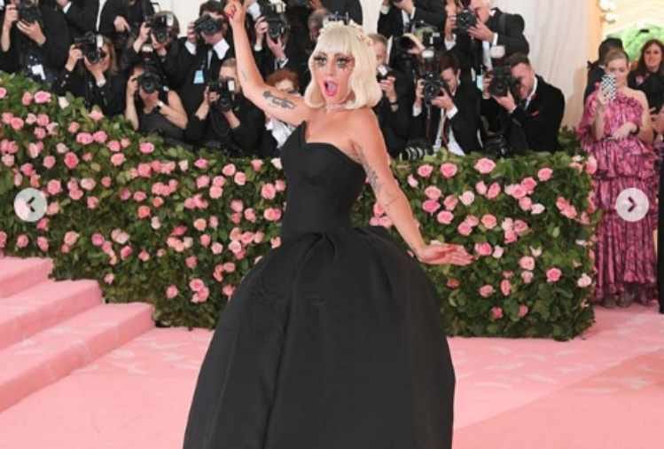 lady gaga changed 4 dress at met gala 2019