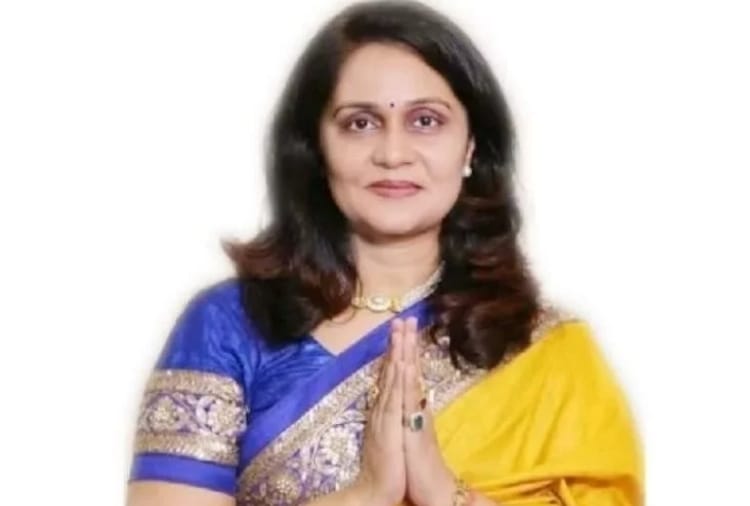 IPS officer who is husband of bjp candidate sunita duggal transferred by EC