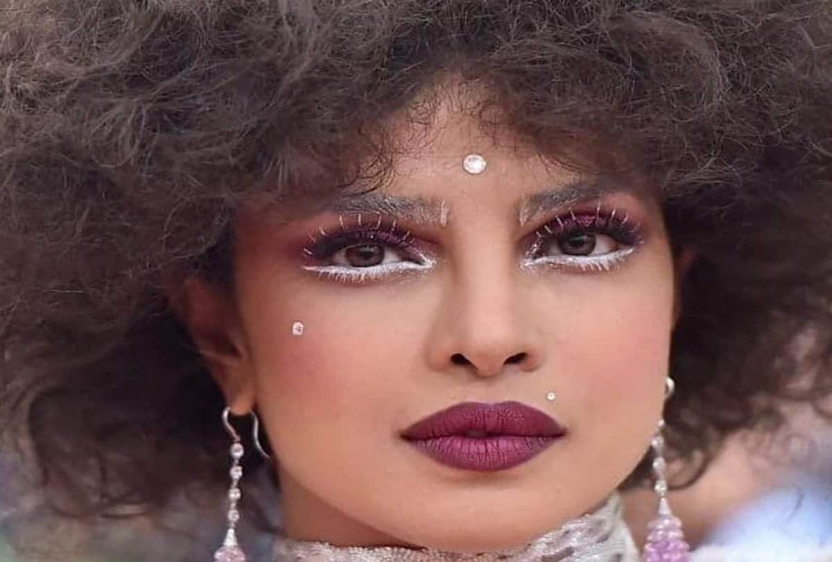Cannes 2019 Nick Jonas Fixed Wife Priyanka Chopra Dress At Event