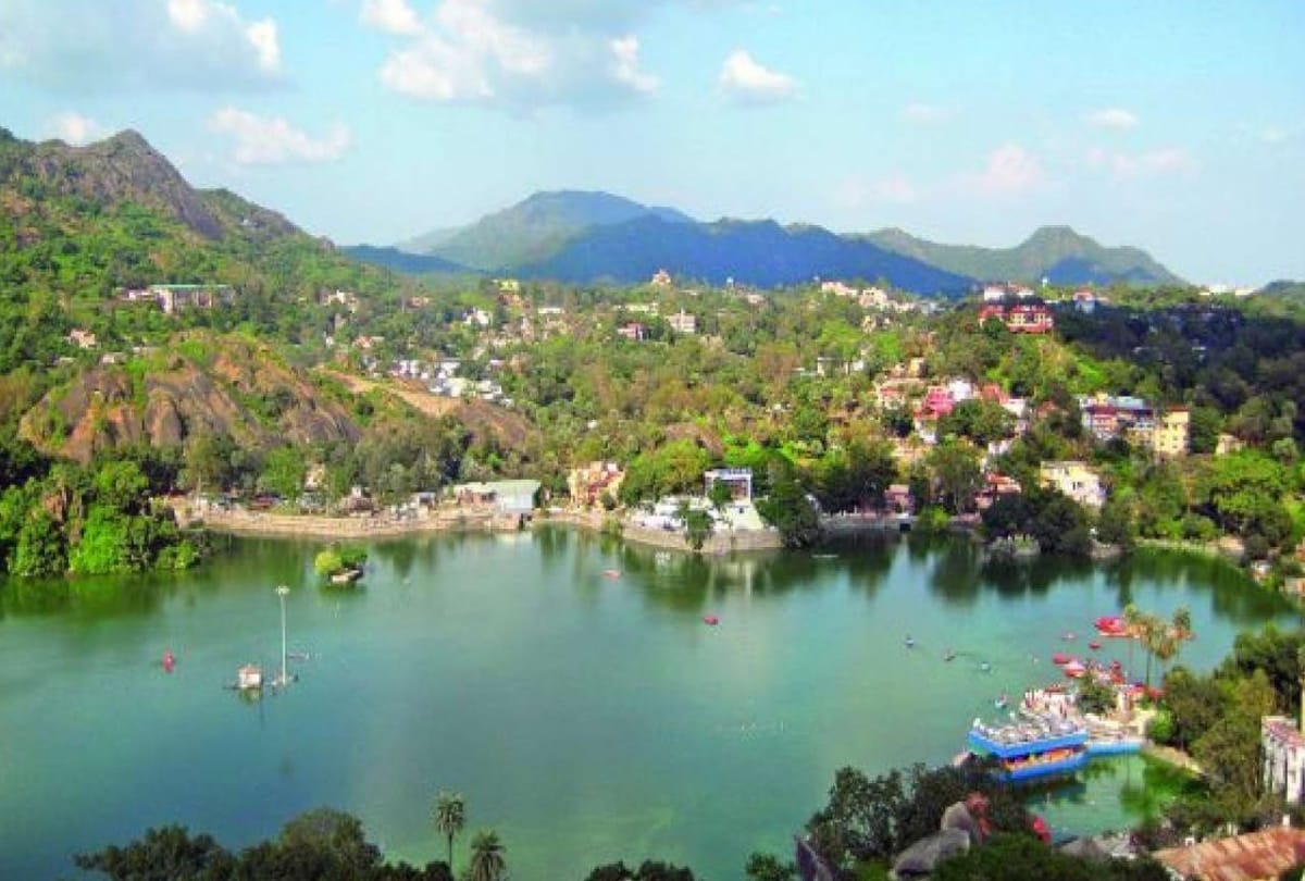 plan a trip to hill station mount abu near Delhi