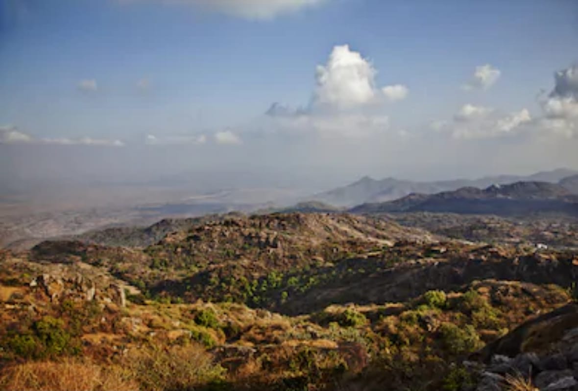 plan a trip to hill station mount abu near Delhi