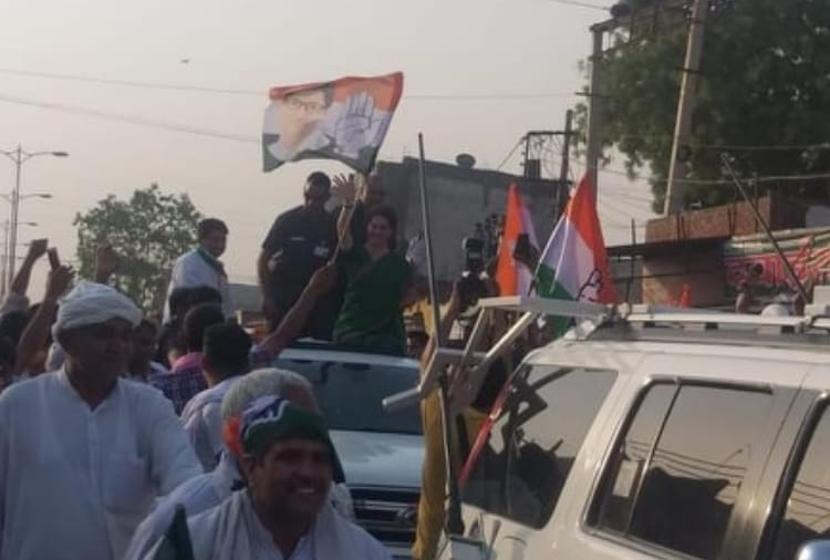 Lok sabha Election 2019, Priyanka Gandhi Vadra hold a roadshow in Rohtak