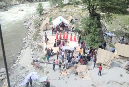 bollywood actress rakhi sawant in manali himachal