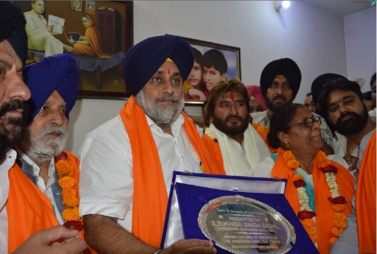 Lok sabha election 2019, Chandan grewal joins akali dal in jalandhar