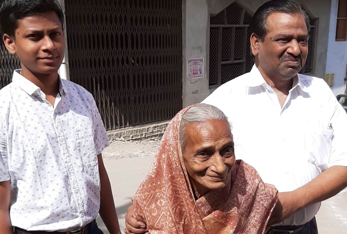 old people and Divyangjans also cast their vote