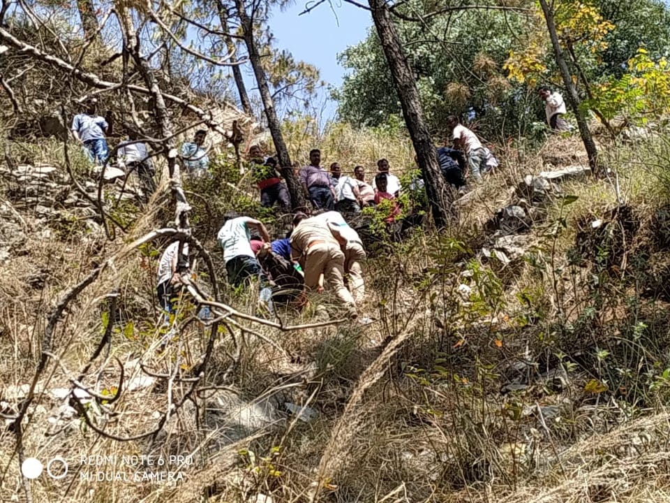 Brother and Sister death with relatives in Car Accident during going for marriage photos 