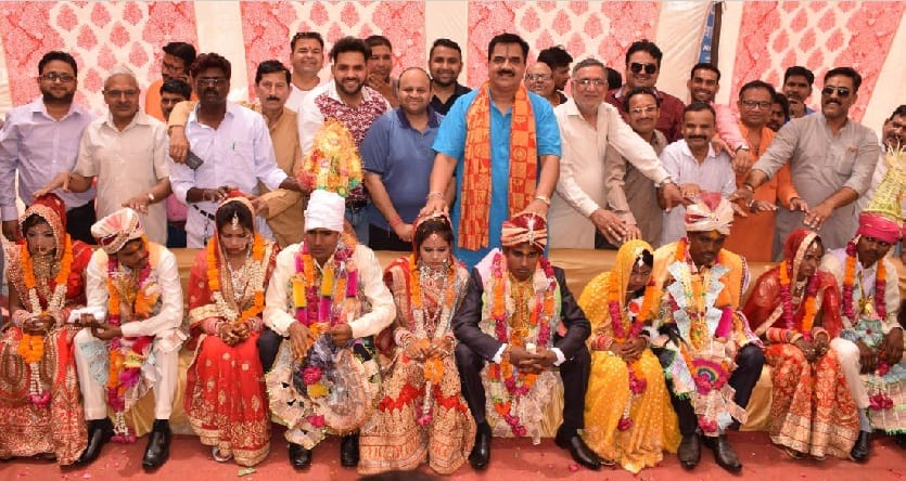 Married couples of six young men and women