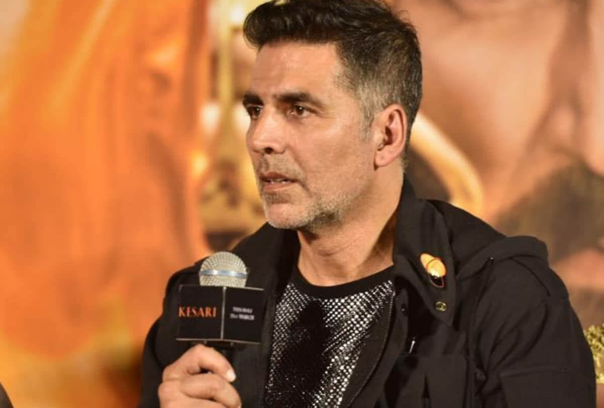 akshay kumar and twinkle khanna help daughter nitara in her art project