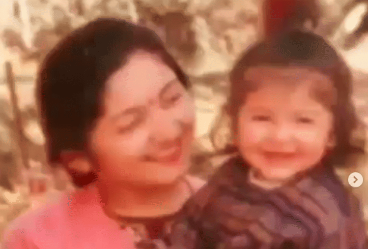 anushka sharma with mother ashima sharma mothers day special