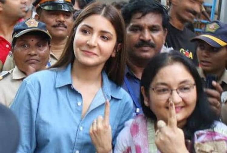 anushka sharma with mother ashima sharma mothers day special