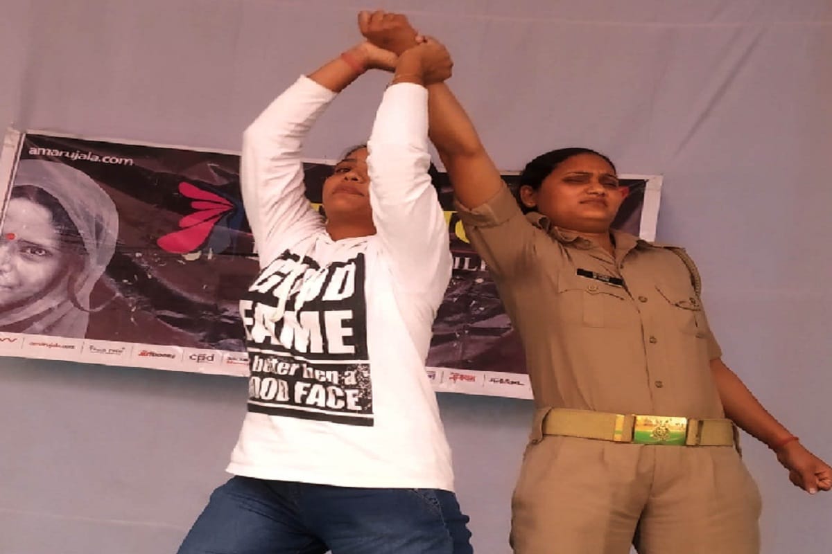 Amar Ujala Aparajita campaign, Self defense tips were given to students in Muzaffarnagar