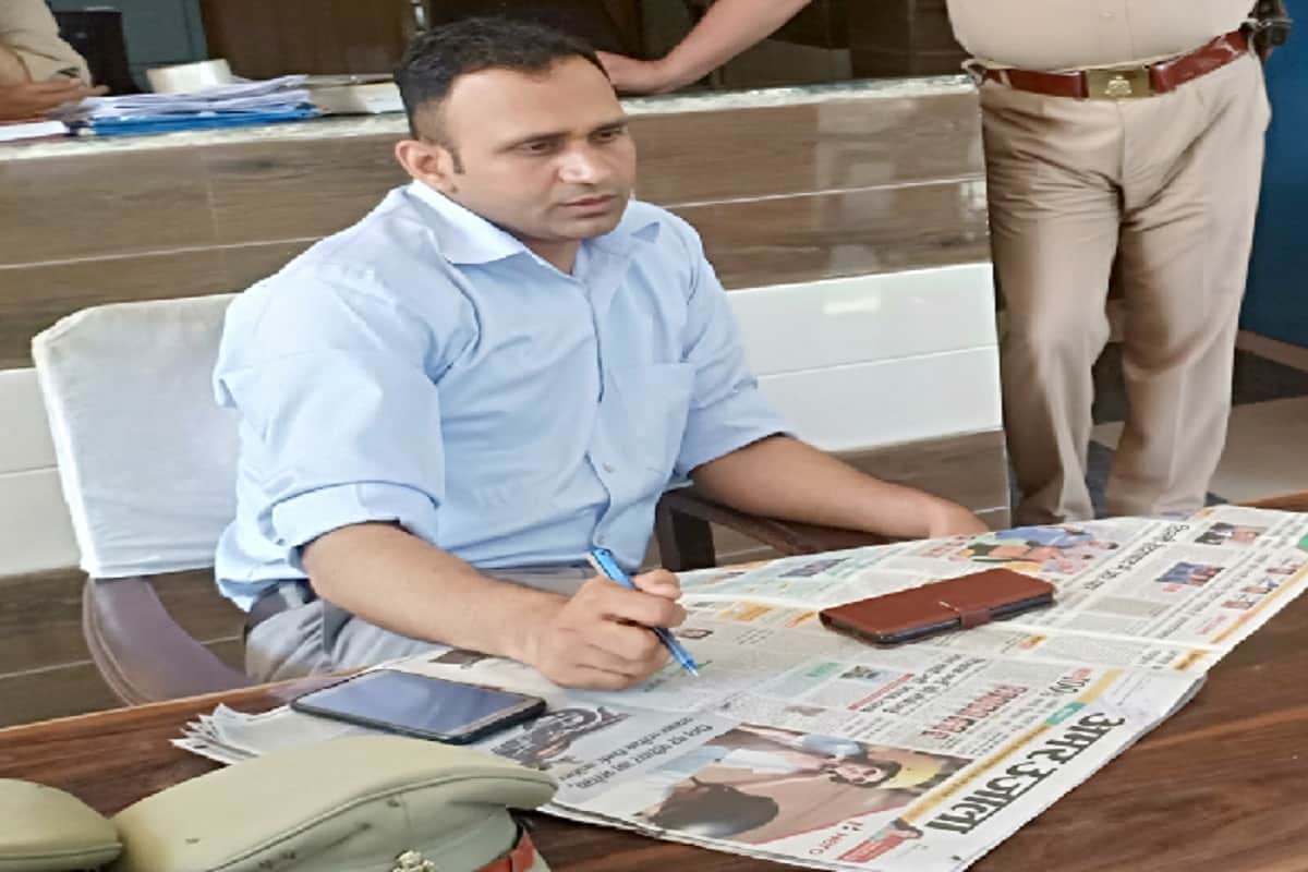 70 silver coins of British period were recovered in a farmer's home in Bijnor