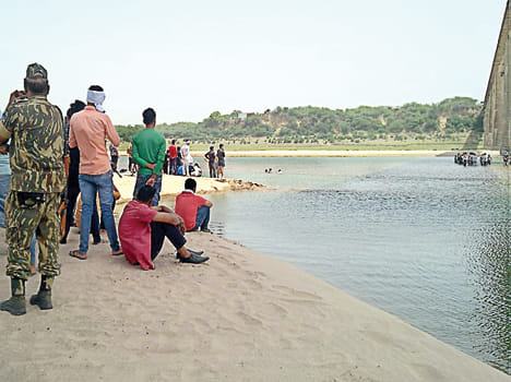 Youth killed due to drowning in chambal