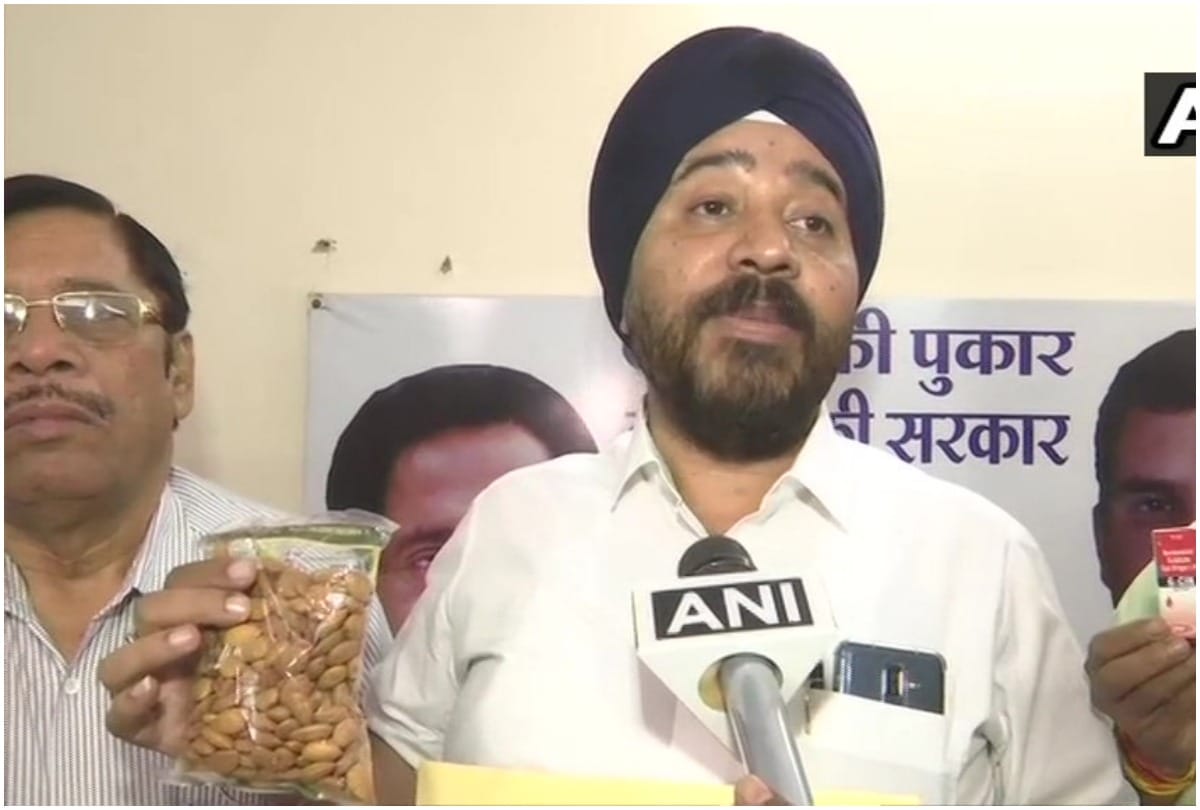 Lok Sabha Chunav 2019: MP Congress workers sending eye-drops,Chyawanprash & almonds to ex-CM Shivraj