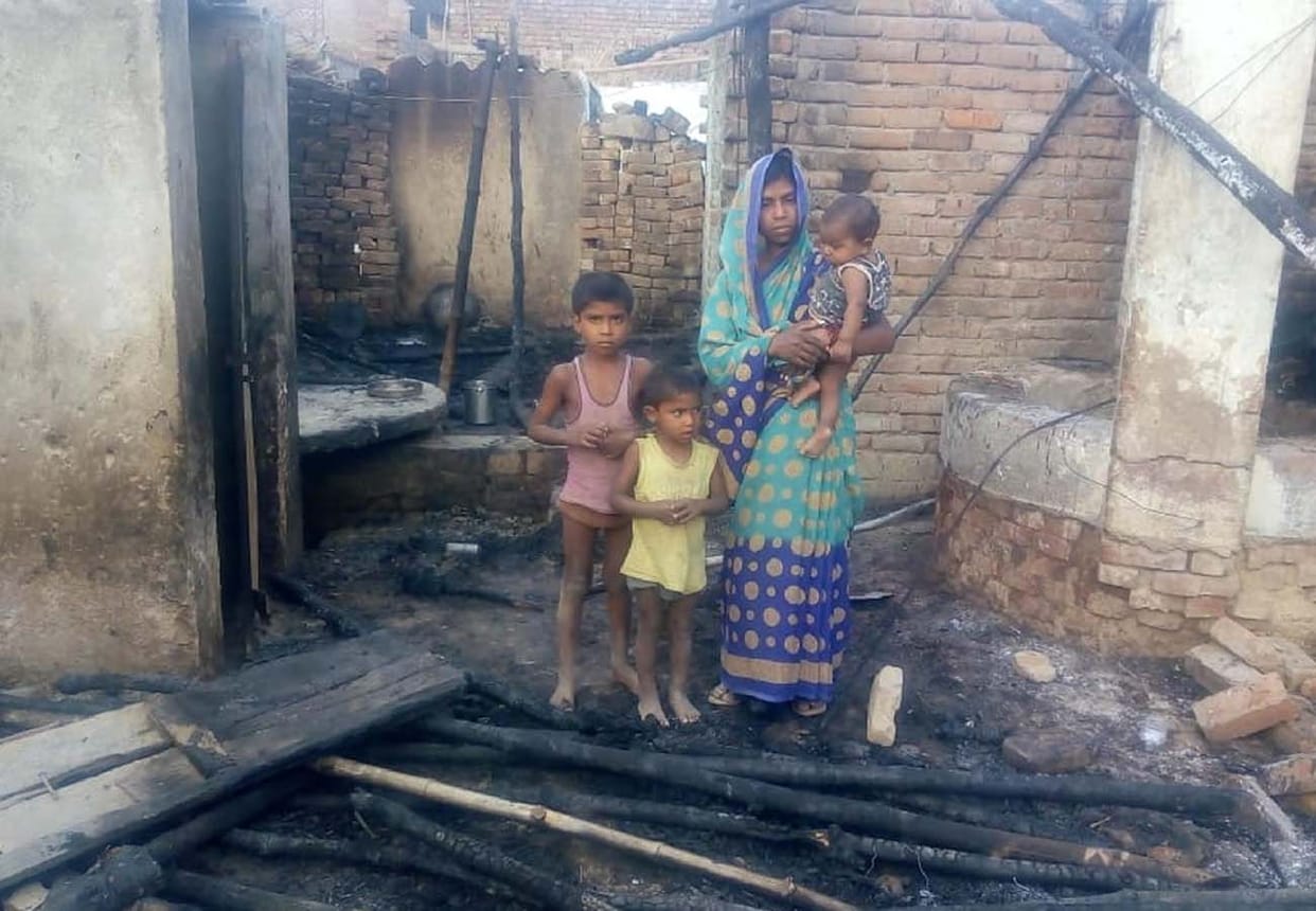 drunken husband set fire in home Bilhaur kanpur