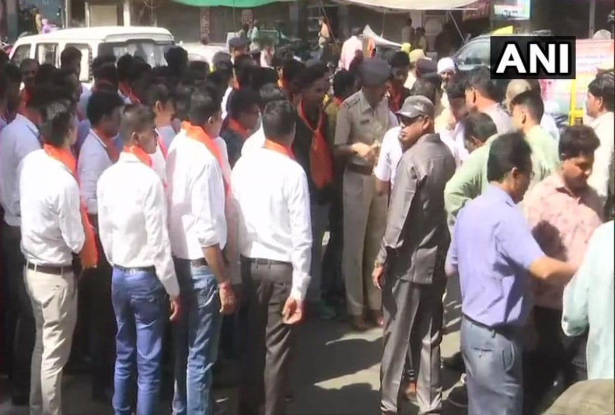 Lok sabha chunav 2019: FIR registered for raising Modi slogans in Digvijaya roadshow