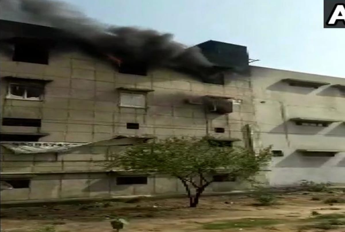 Fire breaks out at plastic factory near Vardhman Mall in delhi