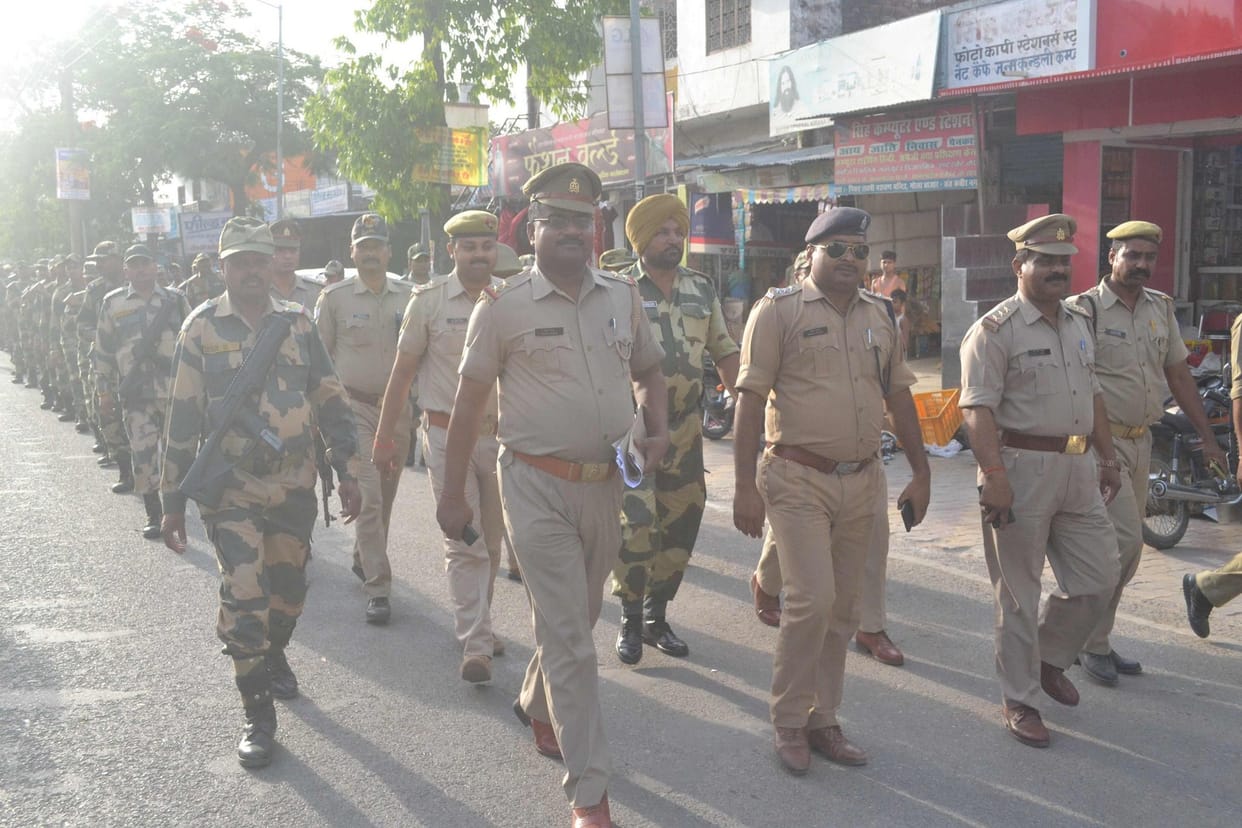 पैदल मार्च निकाला