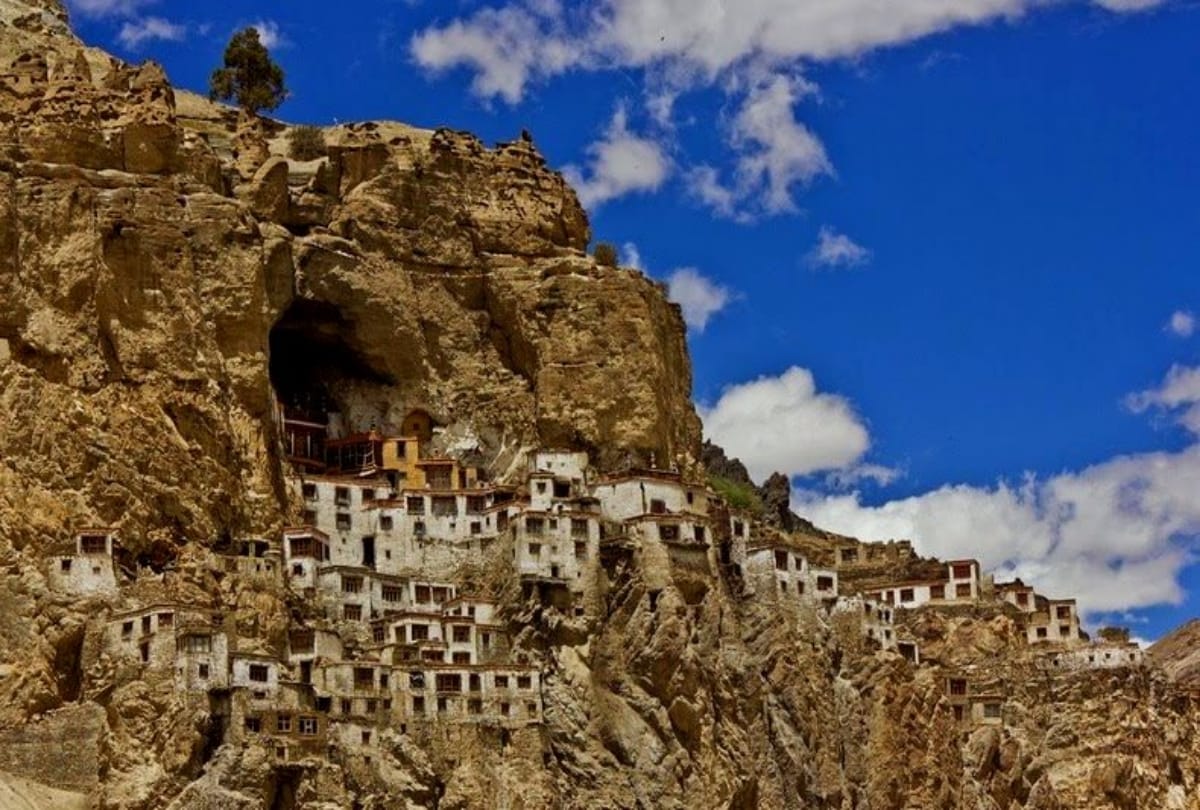 plan adventurous bike and trekking trip to leh ladakh with friends