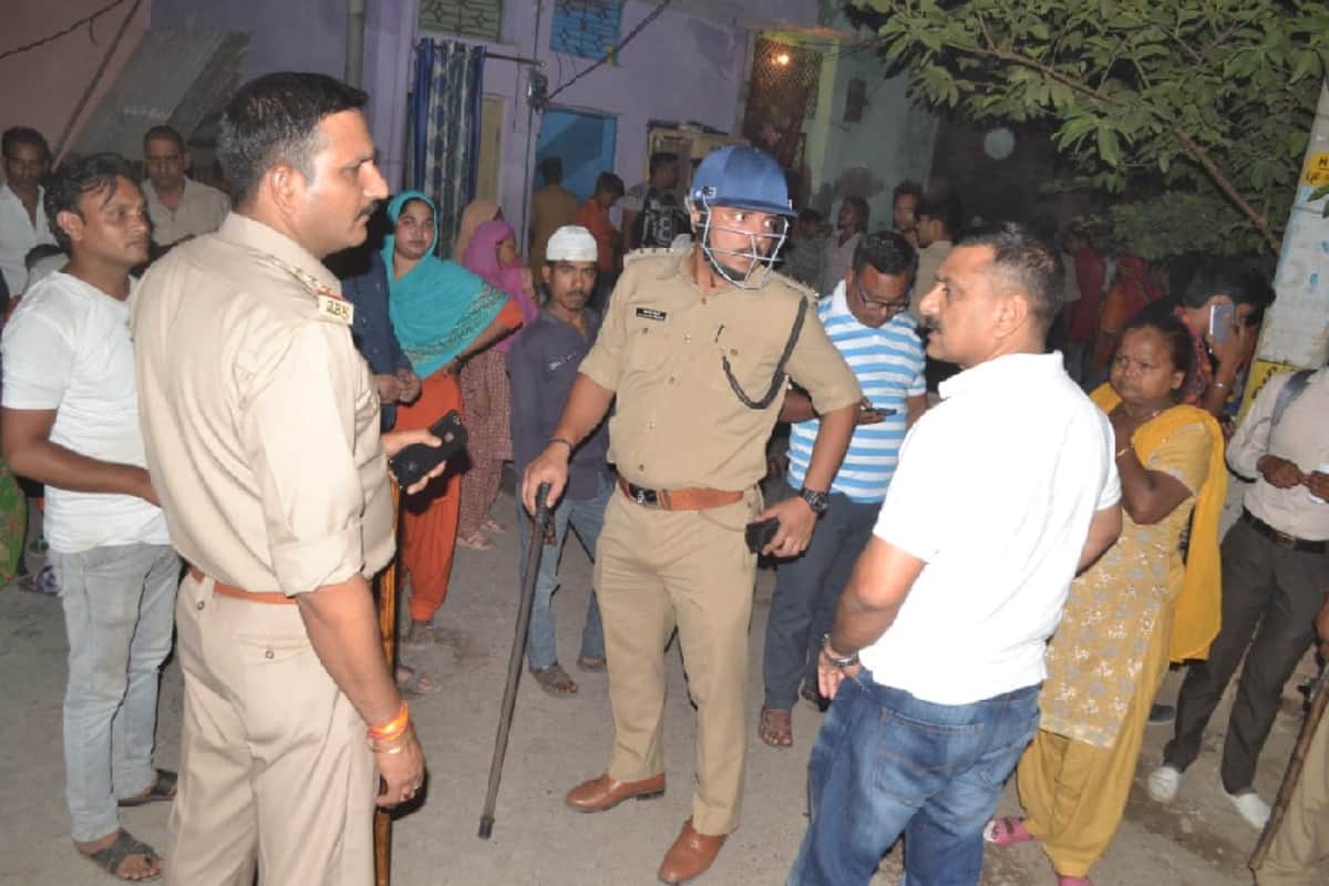 Communal tension in Meerut after Boys break hand of a women on the protest of tampering
