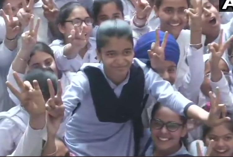 PSEB, Result 2019, Punjab Board 10th Topper Neha Verma Success Story